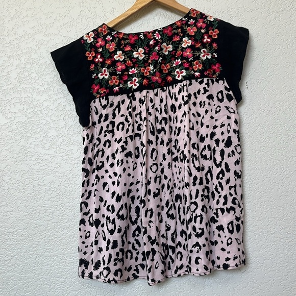 Savanna Jane Blouse Top Floral Embroidered Animal Print Black Pink size Small - Picture 9 of 10